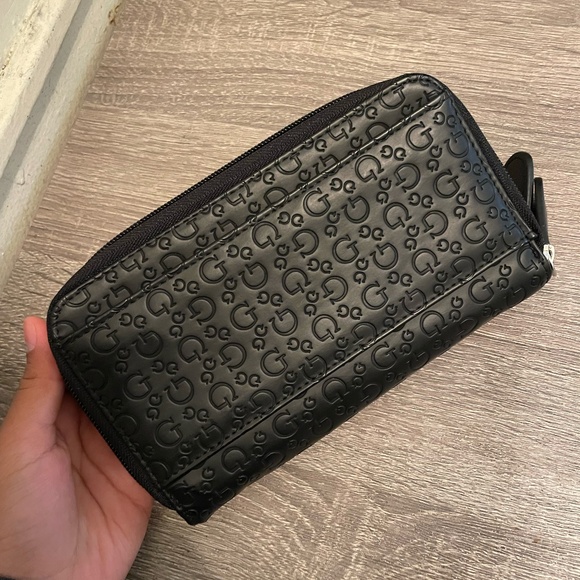 Guess Black Wallet - Picture 2 of 8
